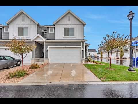 Saratoga Springs Townhome: 427 S Fox Chase Ln