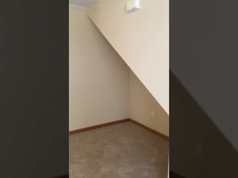 Grain Valley House: 303 NE Coldwater Creek