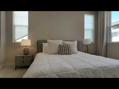 Lake Forest House: 181 Pin Ln