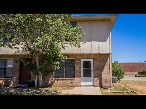 Lubbock Townhome: 5804 6th St.