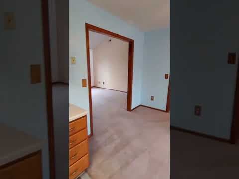 Fort Wayne House: 1309 Misty River Dr