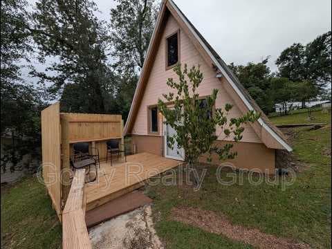 Marianna House: 2943 Noland Street