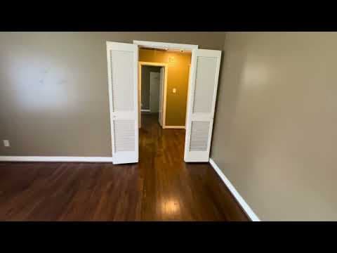 Center Point House: 236 20th Ave NW