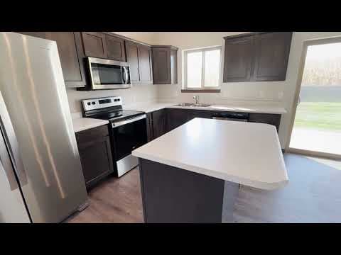 Sioux Falls House: 3603 E Siasconset Pl