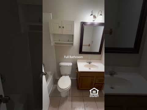Universal City House: 206 Northview Dr.