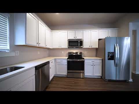 Clanton House: 205 Avalon Way
