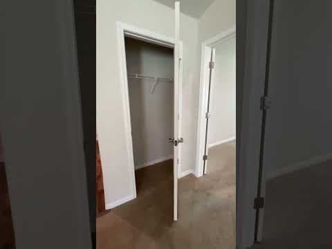 Fuquay Varina House: 882 Avery Pond Dr
