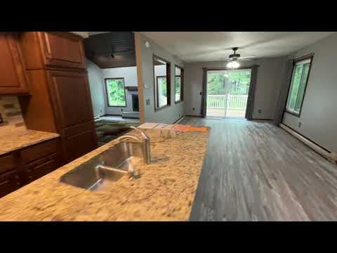 Spring Lake House: 15230 Kelly St
