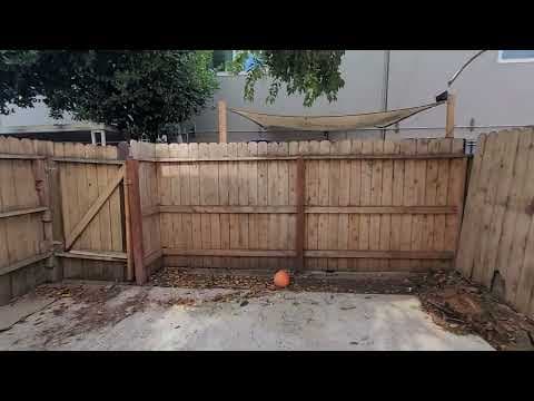 Sacramento House: 5618 Hillsdale Blvd