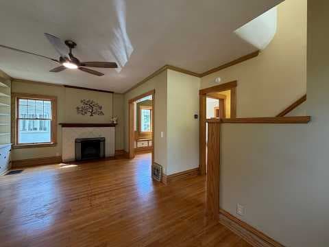 Kalamazoo House: 2328 Oakland Dr