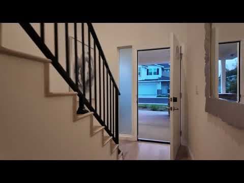 Pomona House: 761 Lewis St