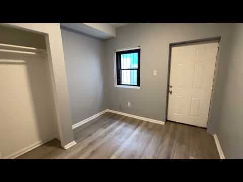 Washington House: 1537 A St SE