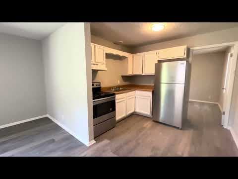 Madison House: 334 E Webster St
