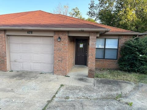 Fayetteville Townhome: 678 W. Martha Dr