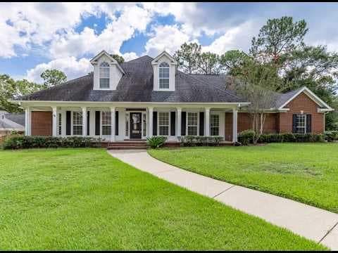 Fairhope House: 212 North Cir.