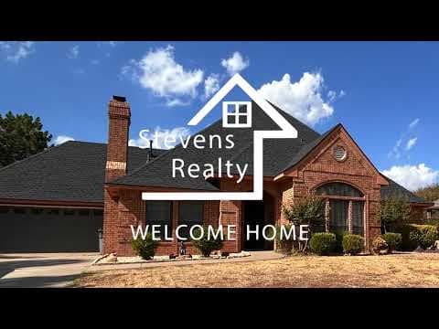 Lawton House: 3008 NE Heritage Dr