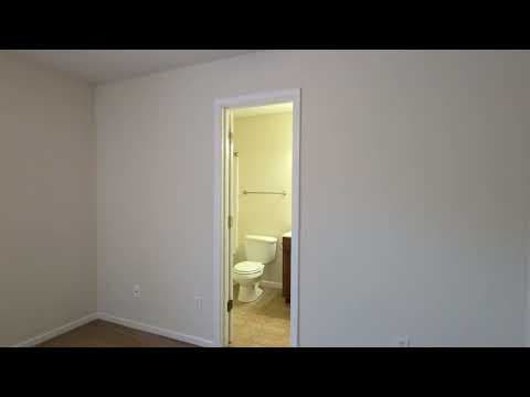 Blue Springs House: 1343 NW Hidden Ridge Ct