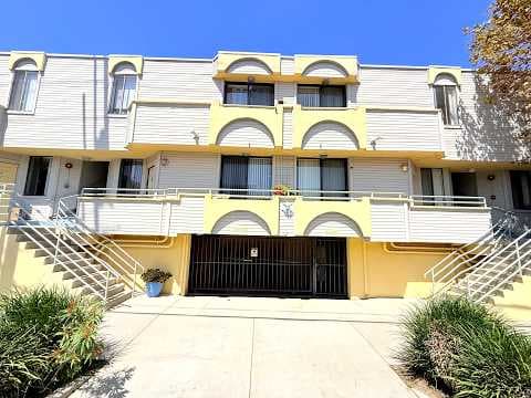 Studio City House: 4202 Tujunga Ave