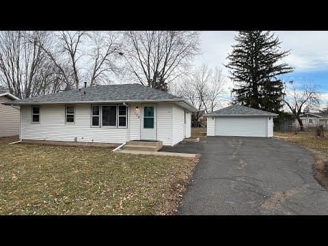 Apple Valley House: 109 Strese Ln