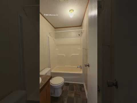 Oak Grove House: 805 Monroe Lane