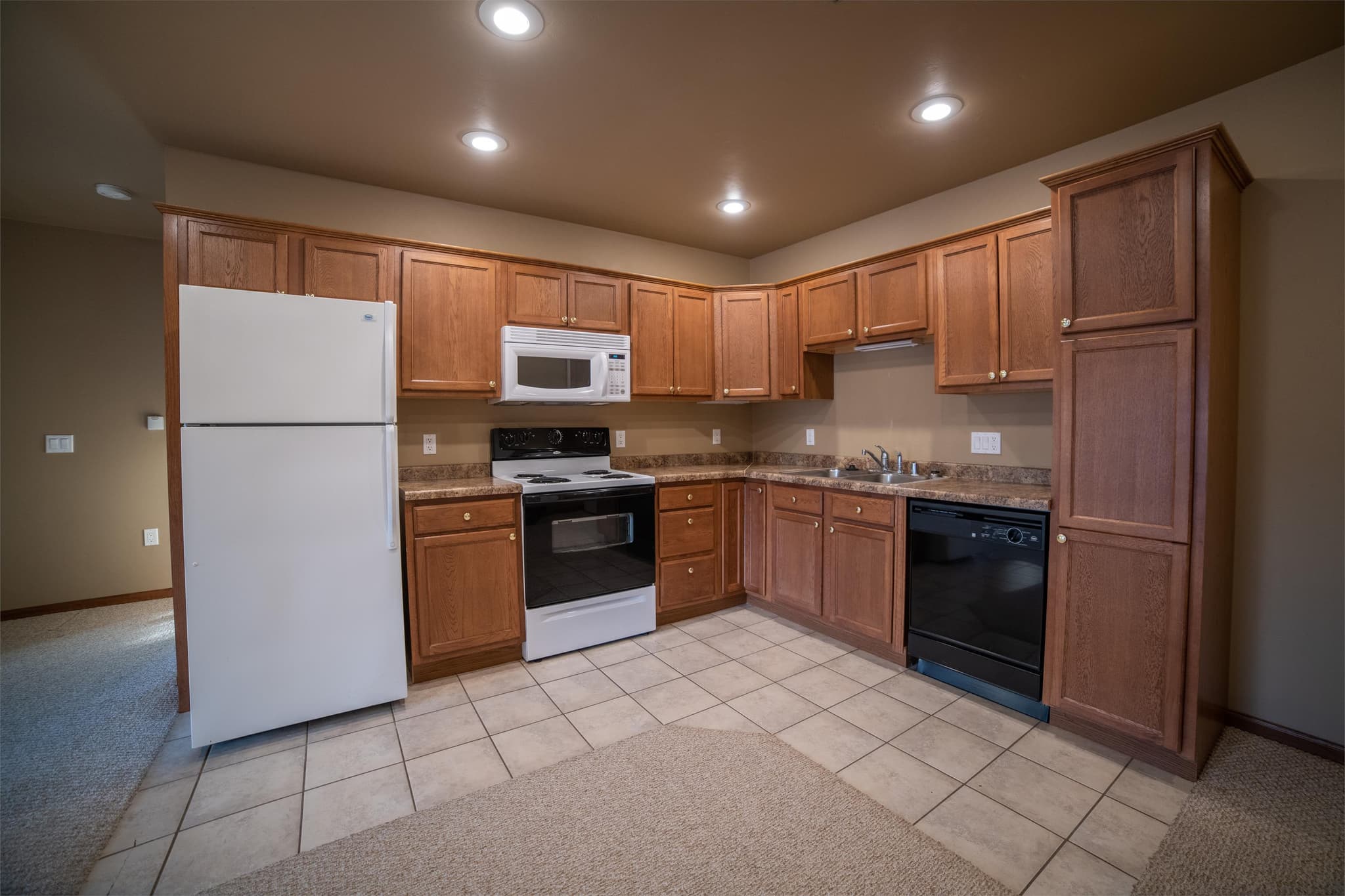 Little Chute Condo: 830 East Elm Drive - 1F
