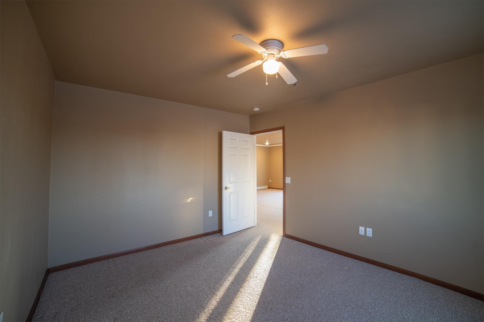 Little Chute Condo: 830 East Elm Drive - 1F