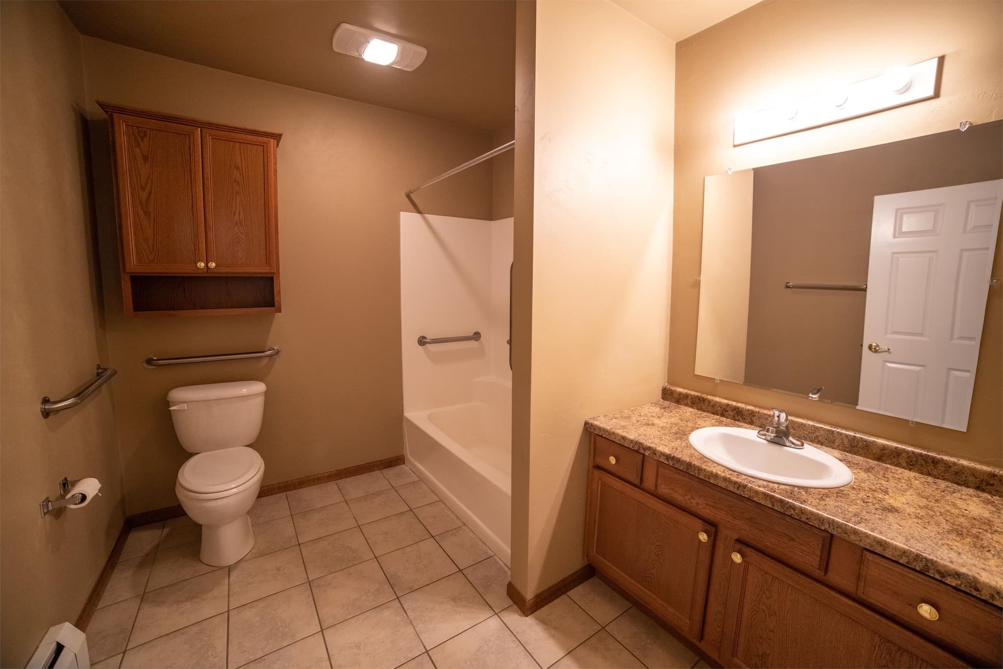 Little Chute Condo: 830 East Elm Drive - 1F