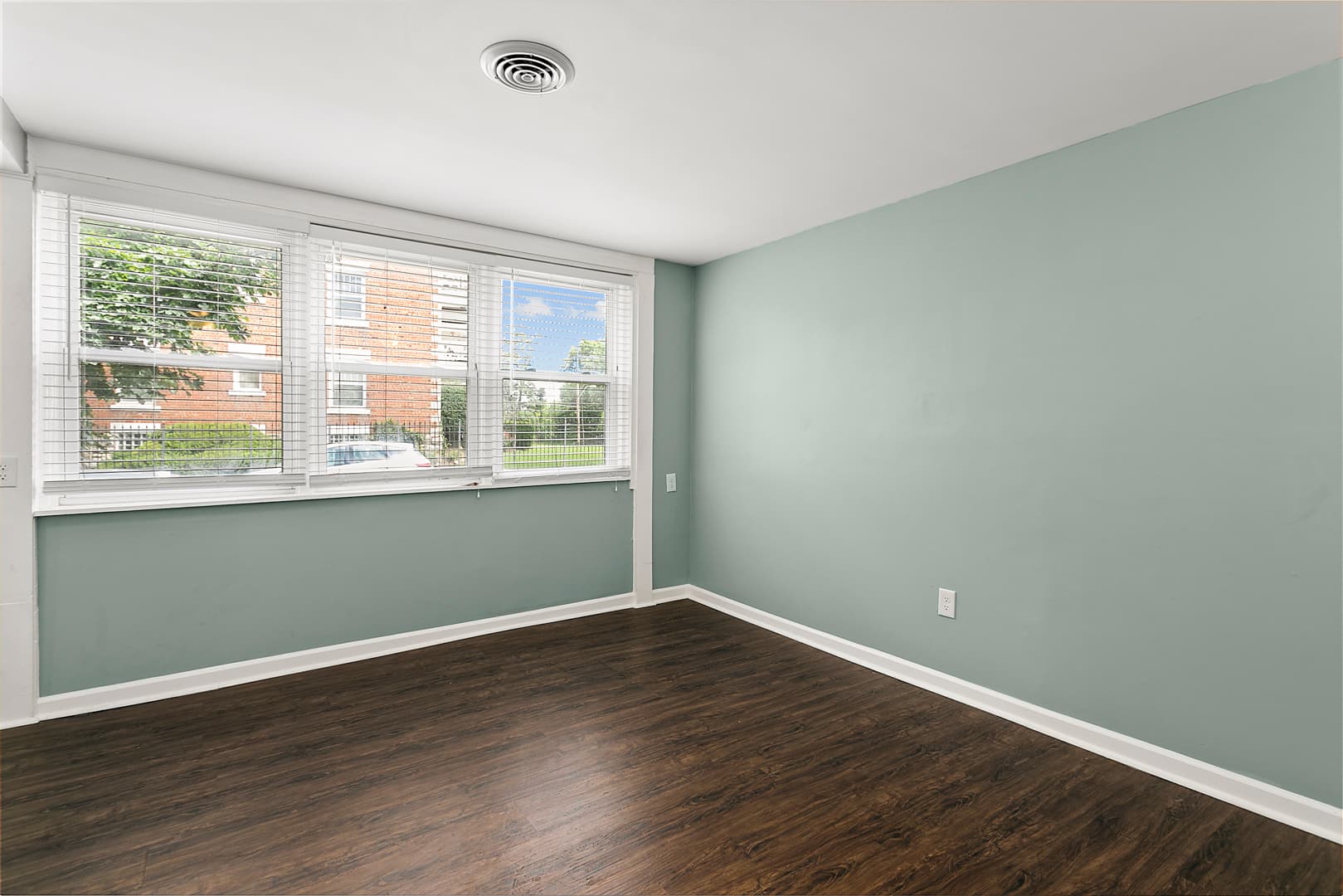 Kansas City Condo: 4158 Oak St