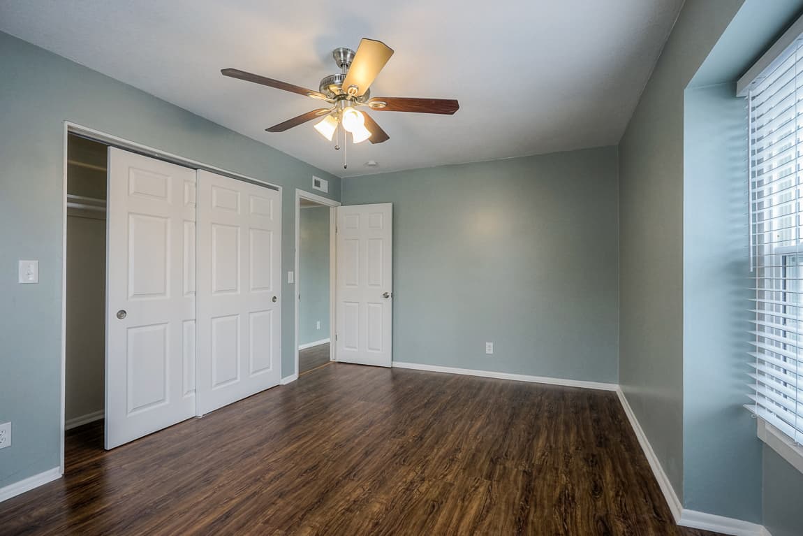 Kansas City Condo: 4117 Warwick Blvd - 9