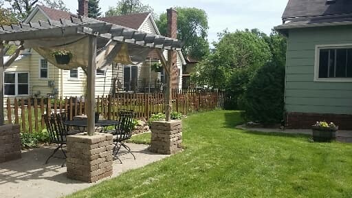 Buffalo House: 309 Central Ave