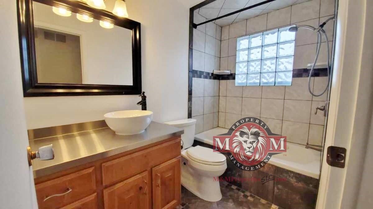 Salt Lake City House: 1478 W Teakwood Dr