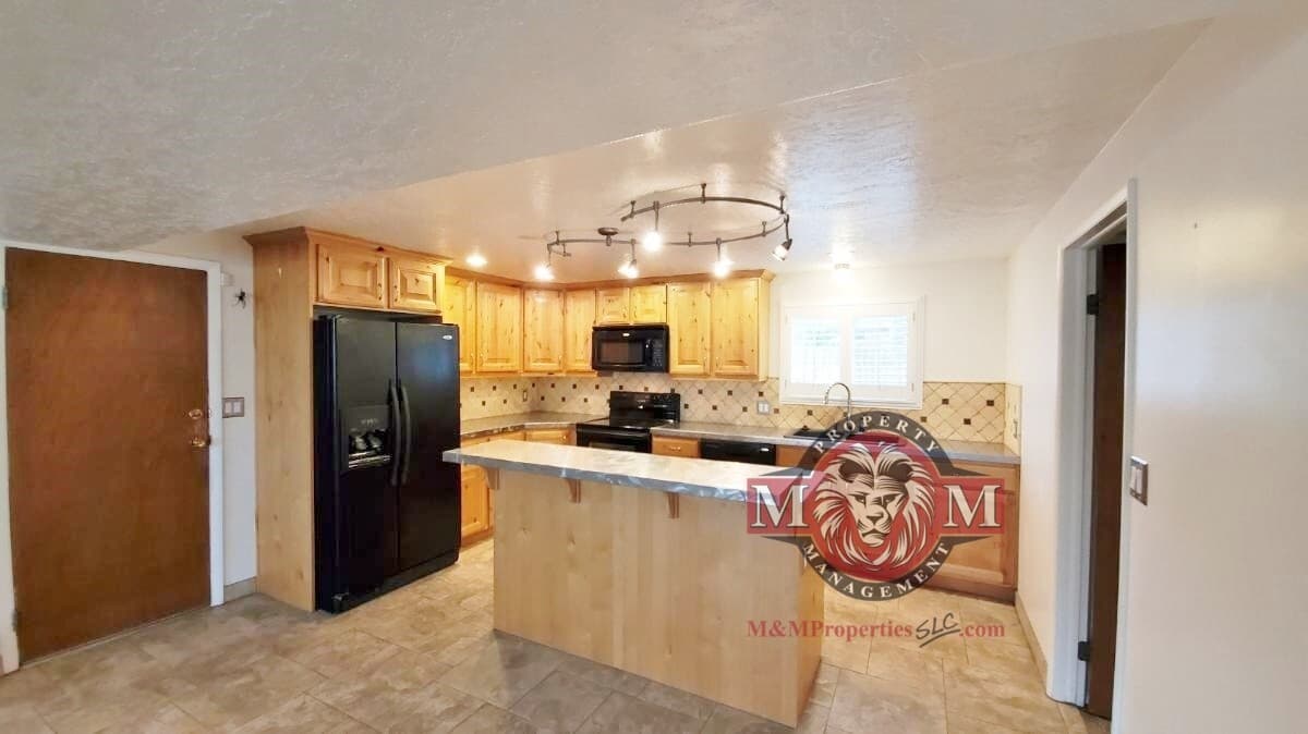 Salt Lake City House: 1478 W Teakwood Dr