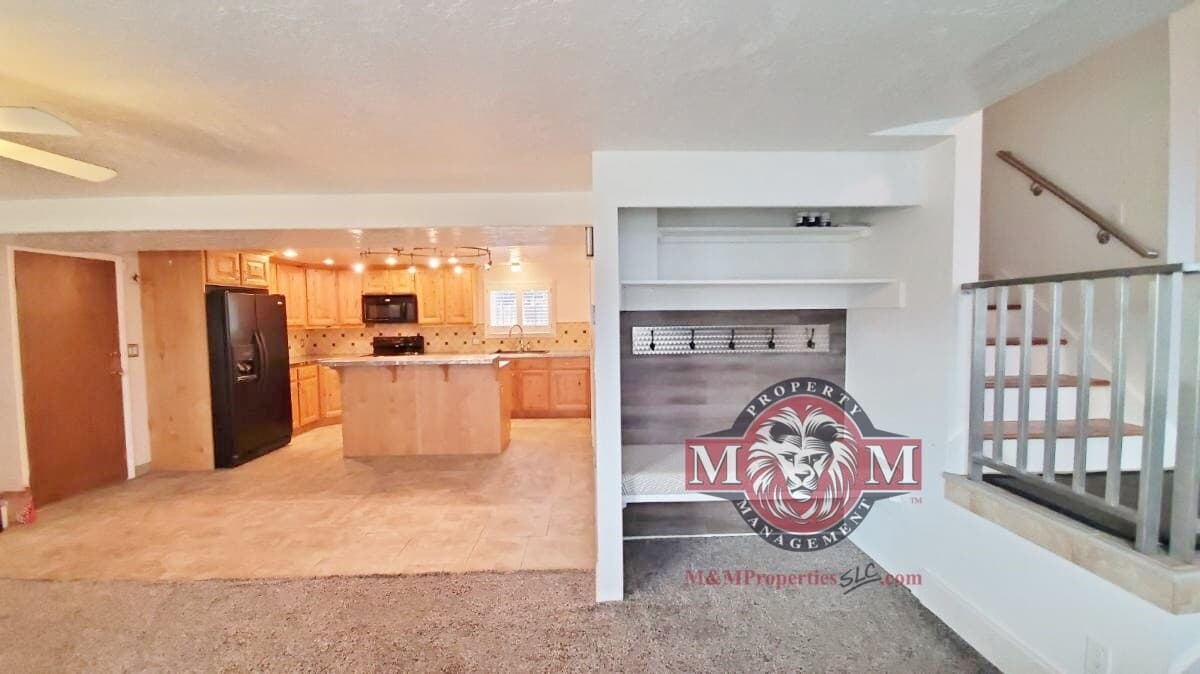 Salt Lake City House: 1478 W Teakwood Dr