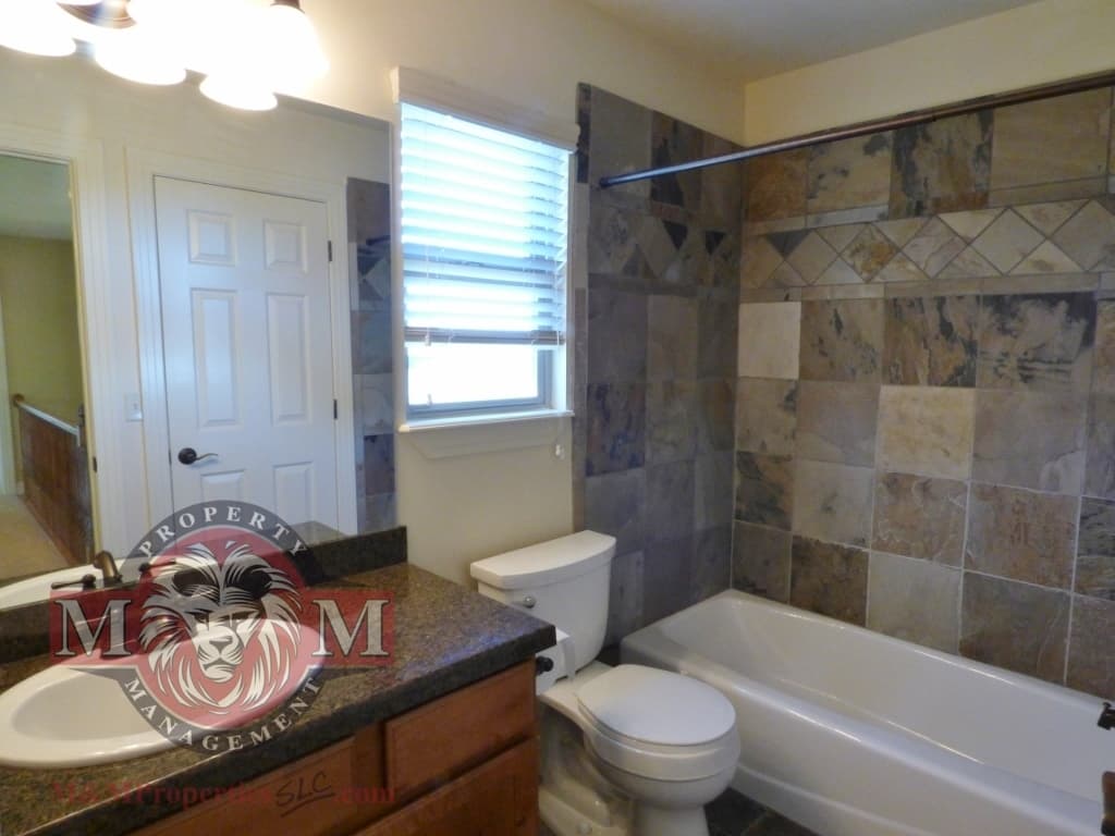 Draper House: 15443 S Falcon Ridge Dr