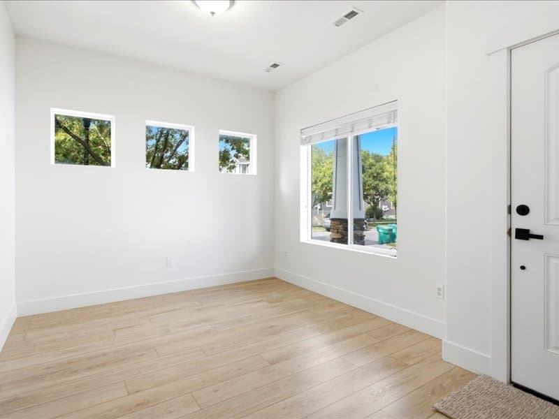 Bluffdale House: 15207 S Charleville Cv