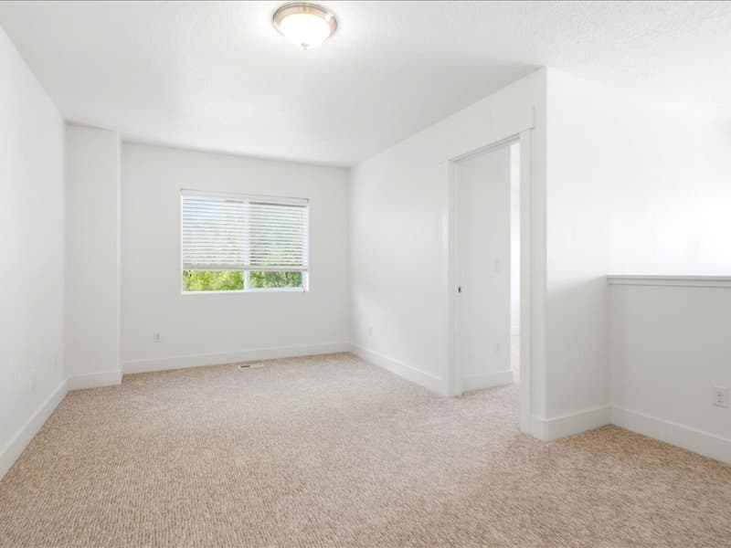 Bluffdale House: 15207 S Charleville Cv