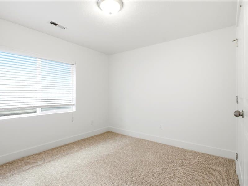Bluffdale House: 15207 S Charleville Cv