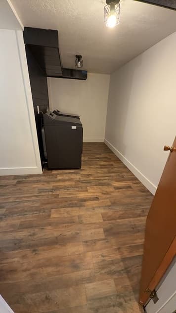 Magna House: 8350 W Mix Ave