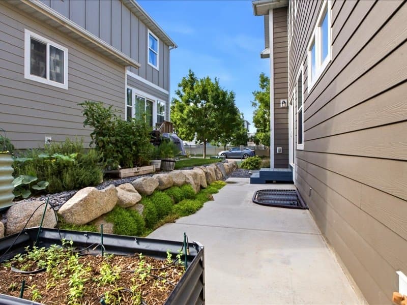 Bluffdale House: 15207 S Charleville Cv