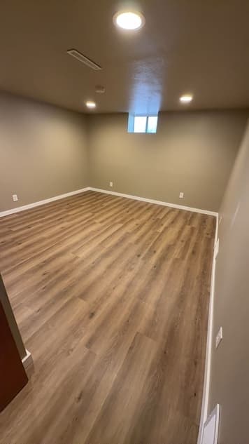 Magna House: 8350 W Mix Ave
