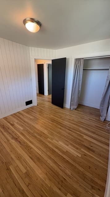 Magna House: 8350 W Mix Ave