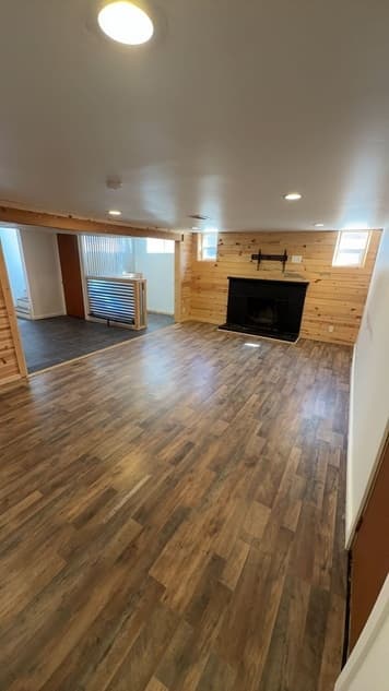 Magna House: 8350 W Mix Ave