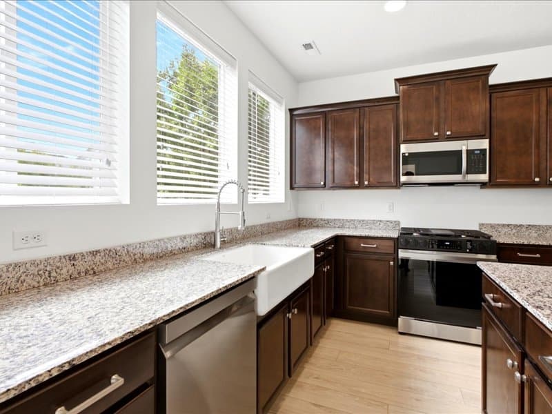 Bluffdale House: 15207 S Charleville Cv