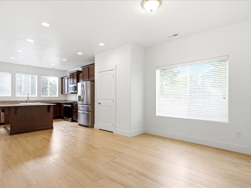 Bluffdale House: 15207 S Charleville Cv