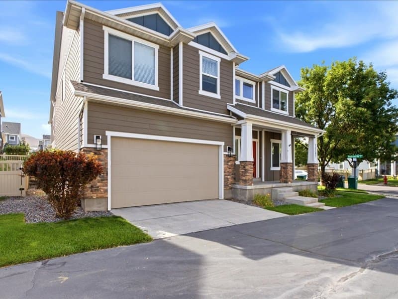 Bluffdale House: 15207 S Charleville Cv