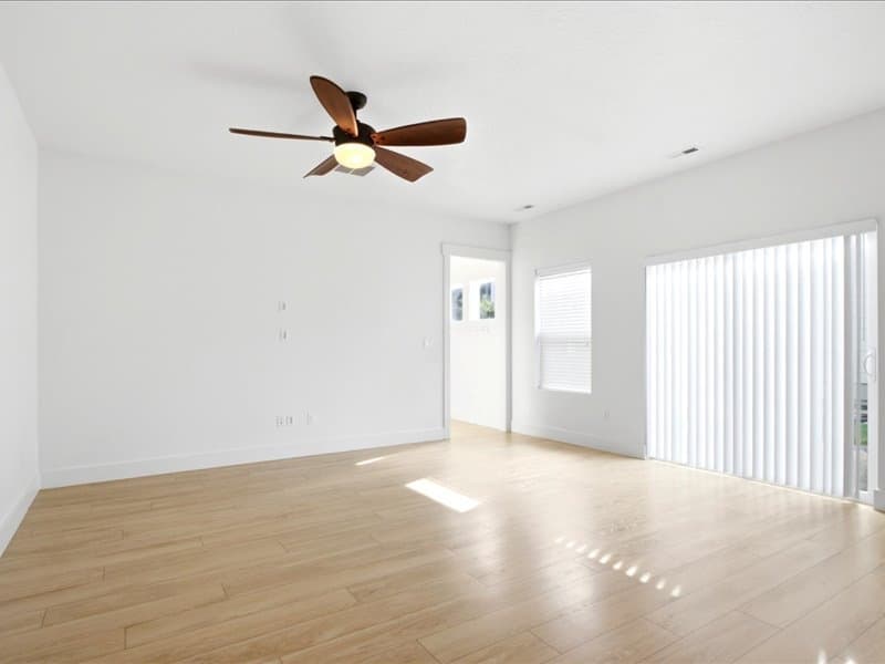 Bluffdale House: 15207 S Charleville Cv