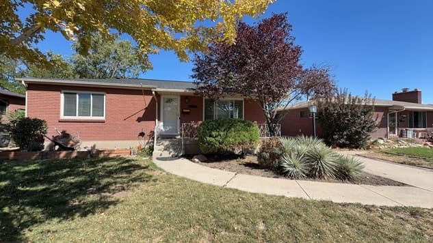 Magna House: 8350 W Mix Ave