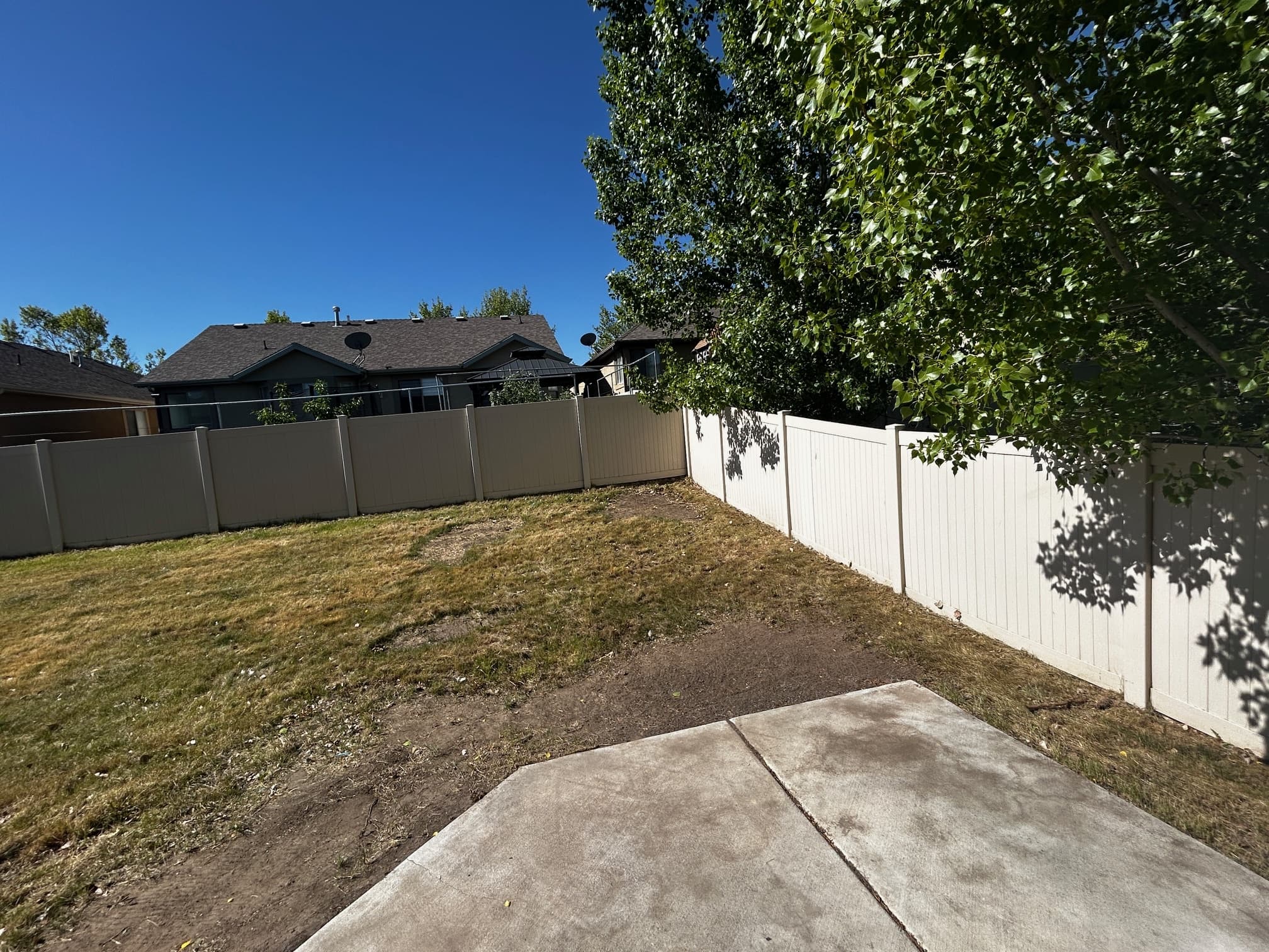 West Jordan House: 7003 W 7895 S