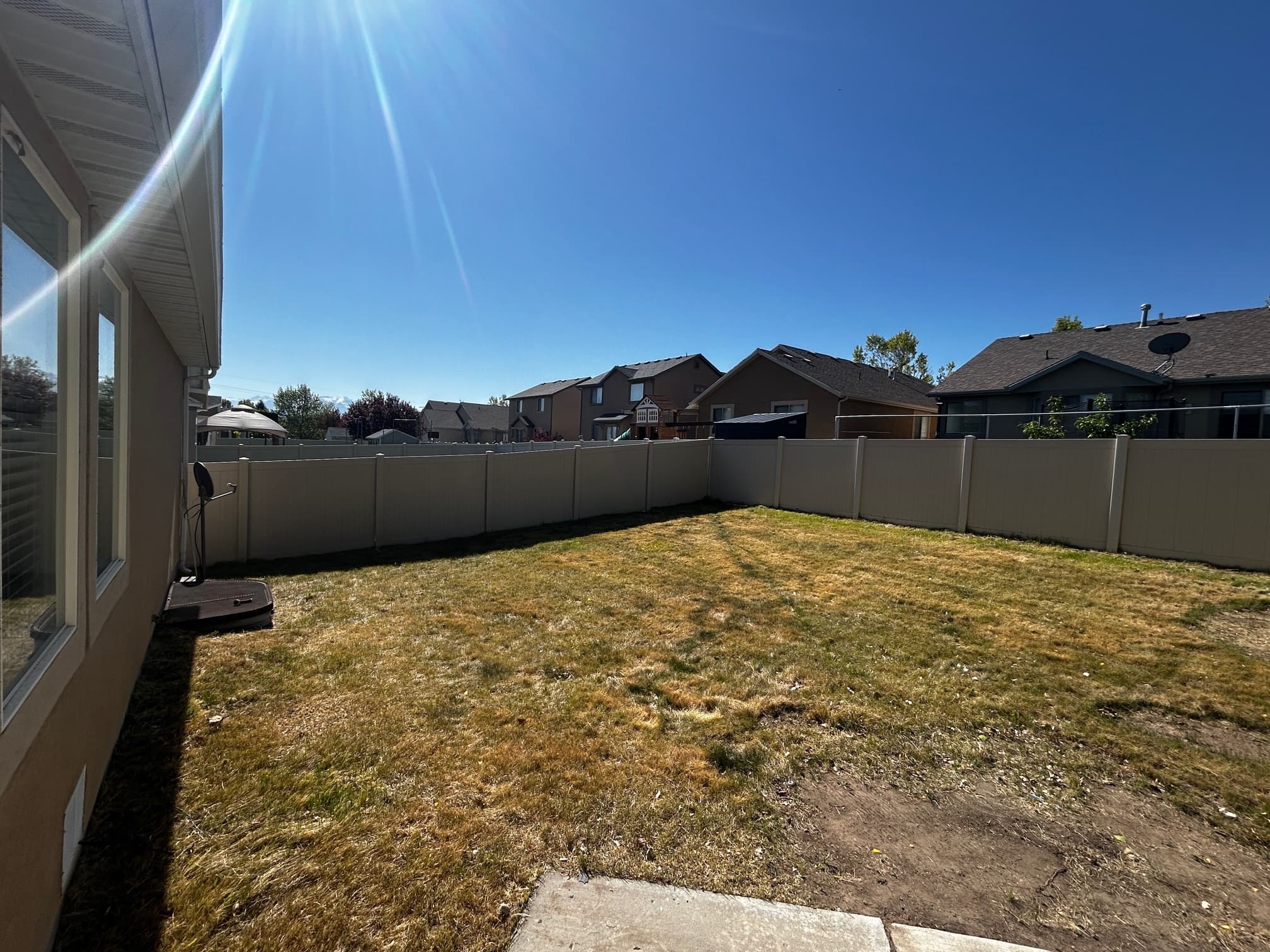 West Jordan House: 7003 W 7895 S