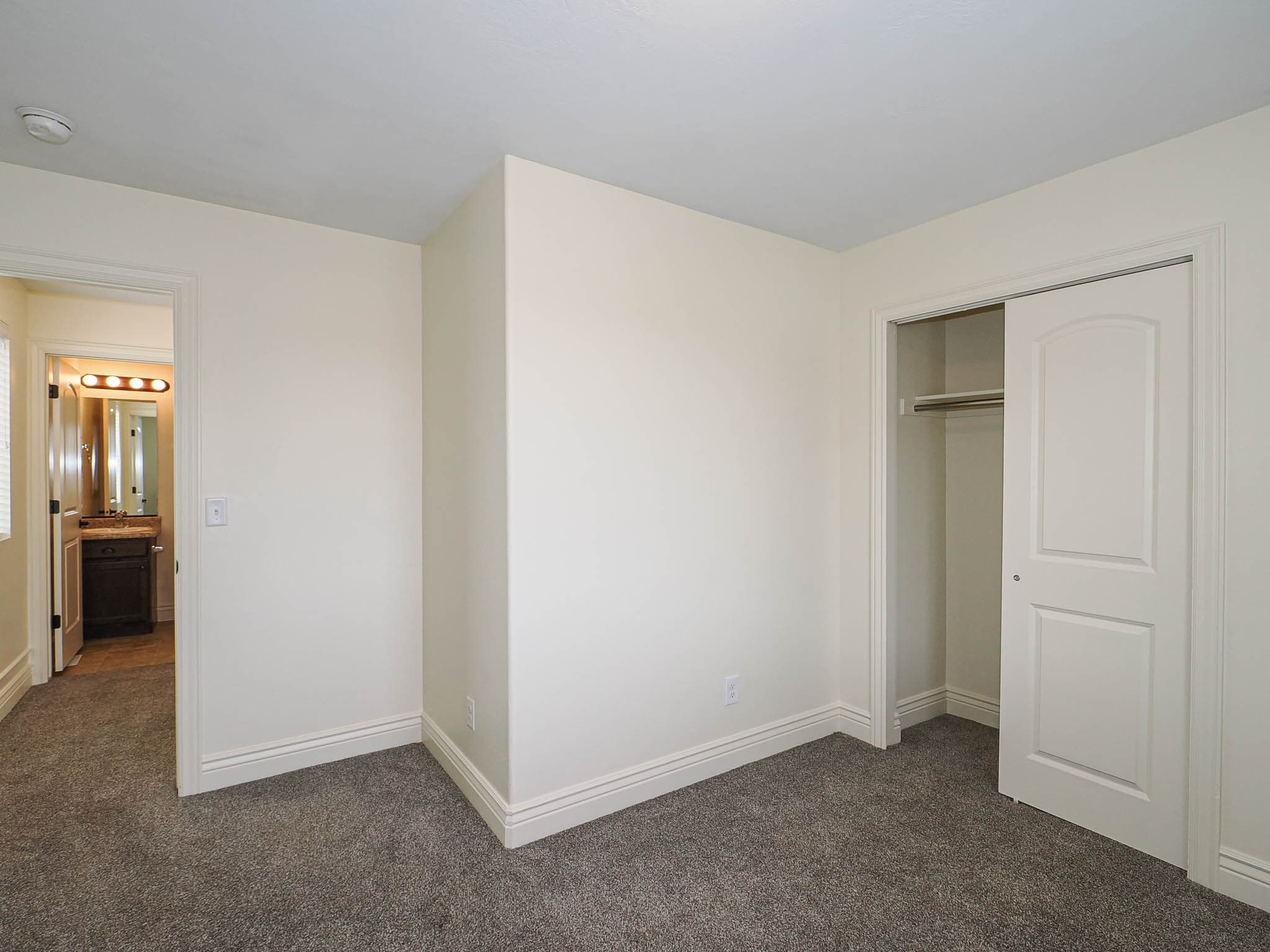 South Salt Lake House: 59 W Dewar Grove Ln